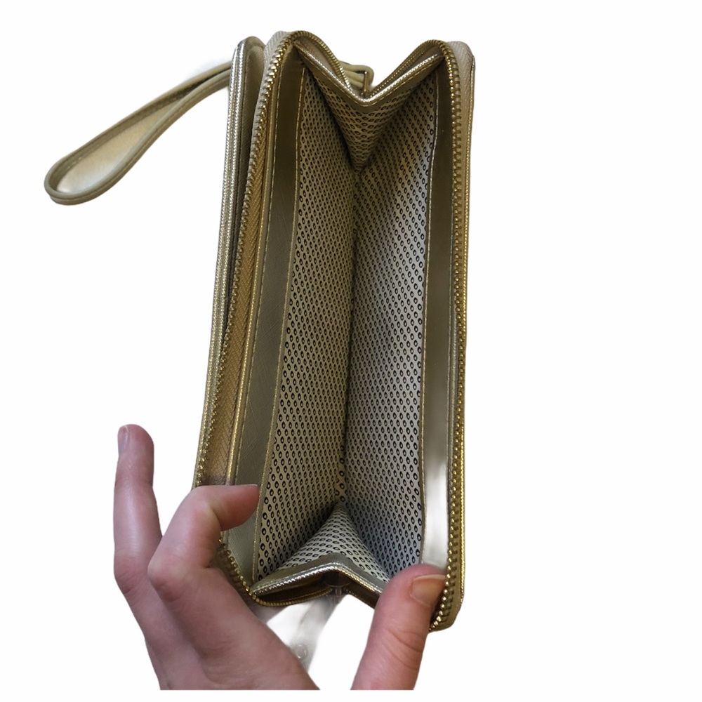 Golden Handbag - Picture 4 of 4